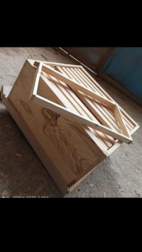 Üstlük/ballık Arı Kovanı